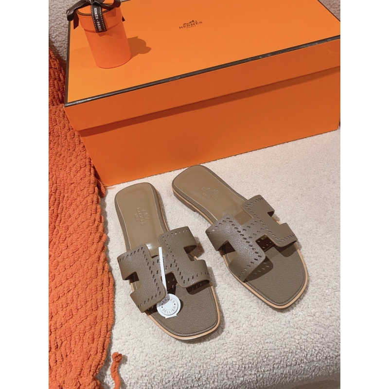 H**mes slippers